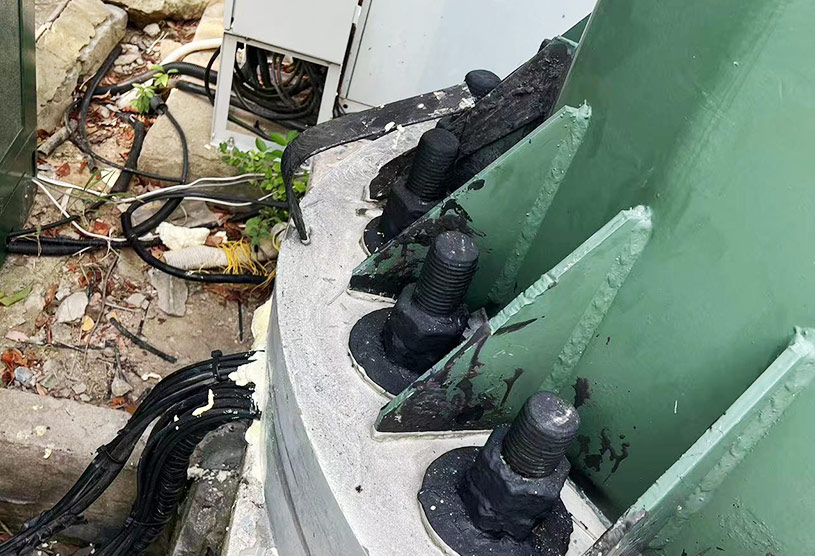 Refuerzo de la base de la torre de señales